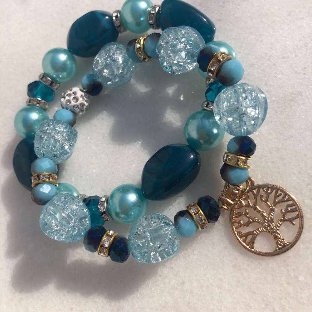 Beautiful lightweight blue beaded bracelets.  Fun and pretty bracelets. - Picture 3 of 9